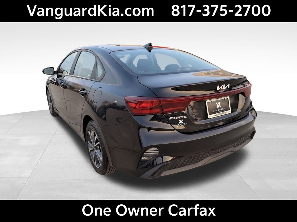 2024 Kia Forte LXS photo 2