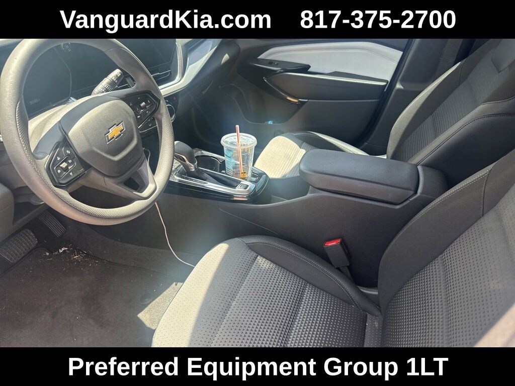 Used 2025 Chevrolet Trax LT SUV