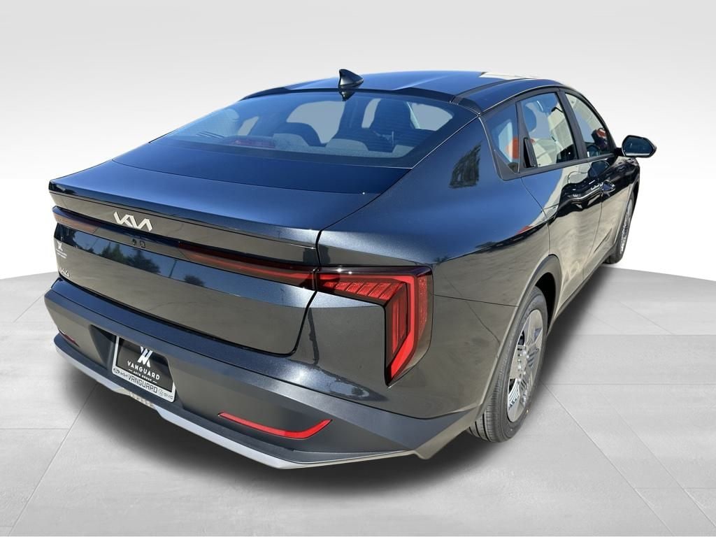 New 2025 Kia K4 LXS Sedan