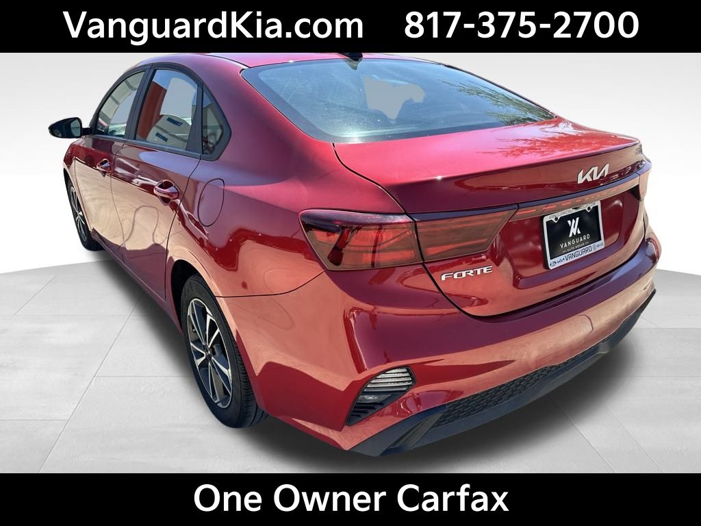2024 Kia Forte LXS photo 2