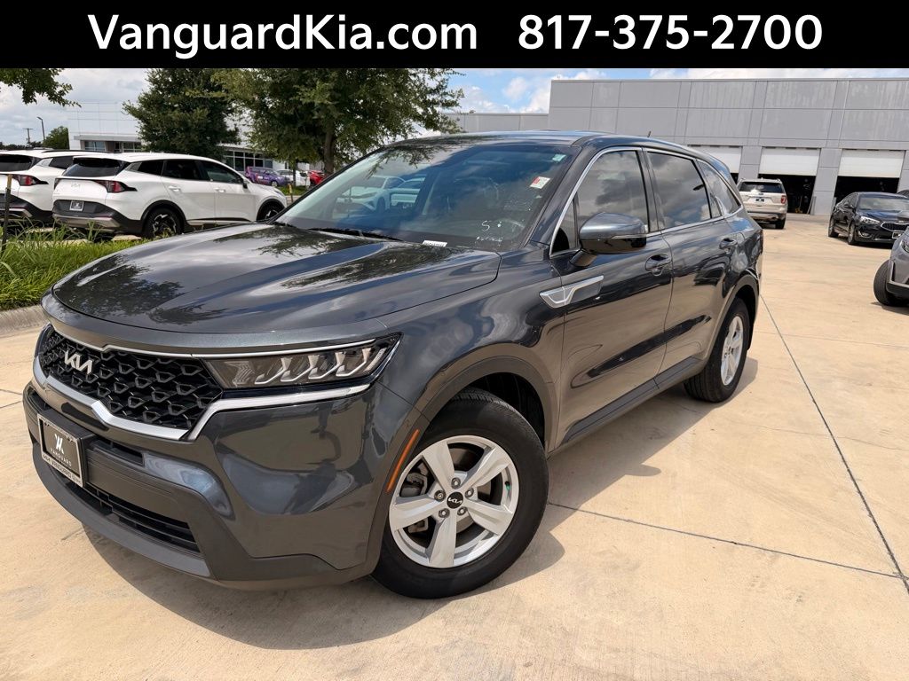 2022 Kia Sorento LX AT's photo