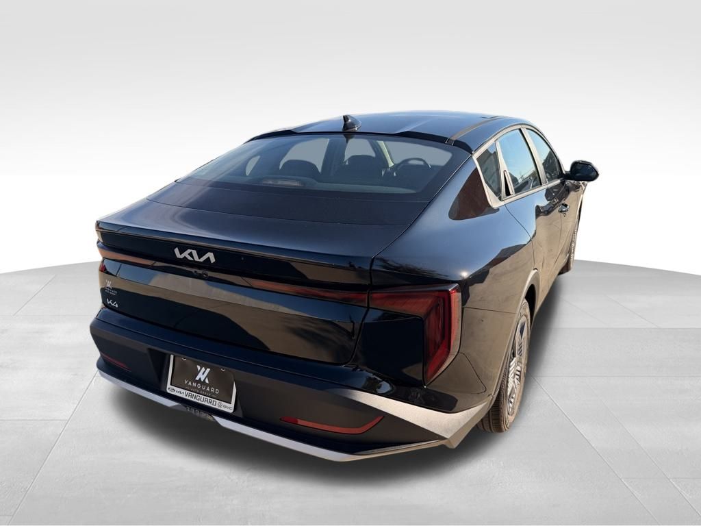 2025 Kia K4 LX photo 3