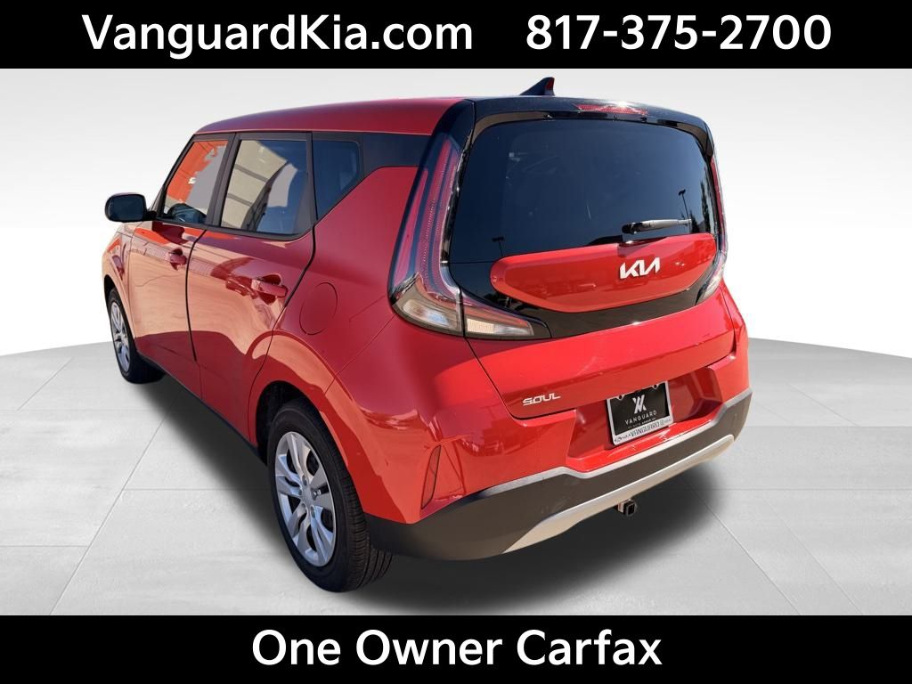 2024 Kia Soul LX photo 2