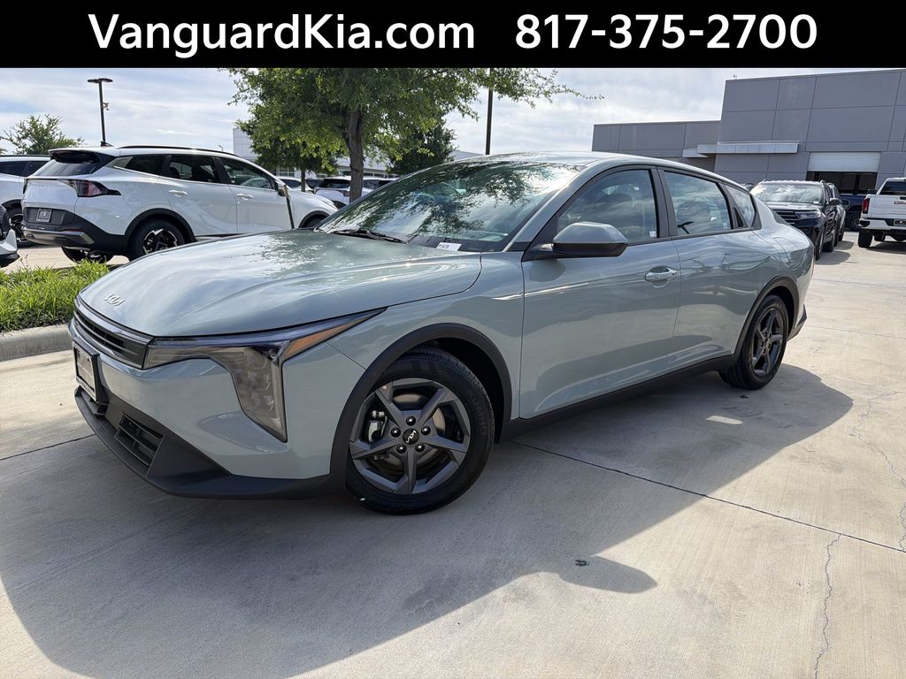 2025 Kia K4 LXS