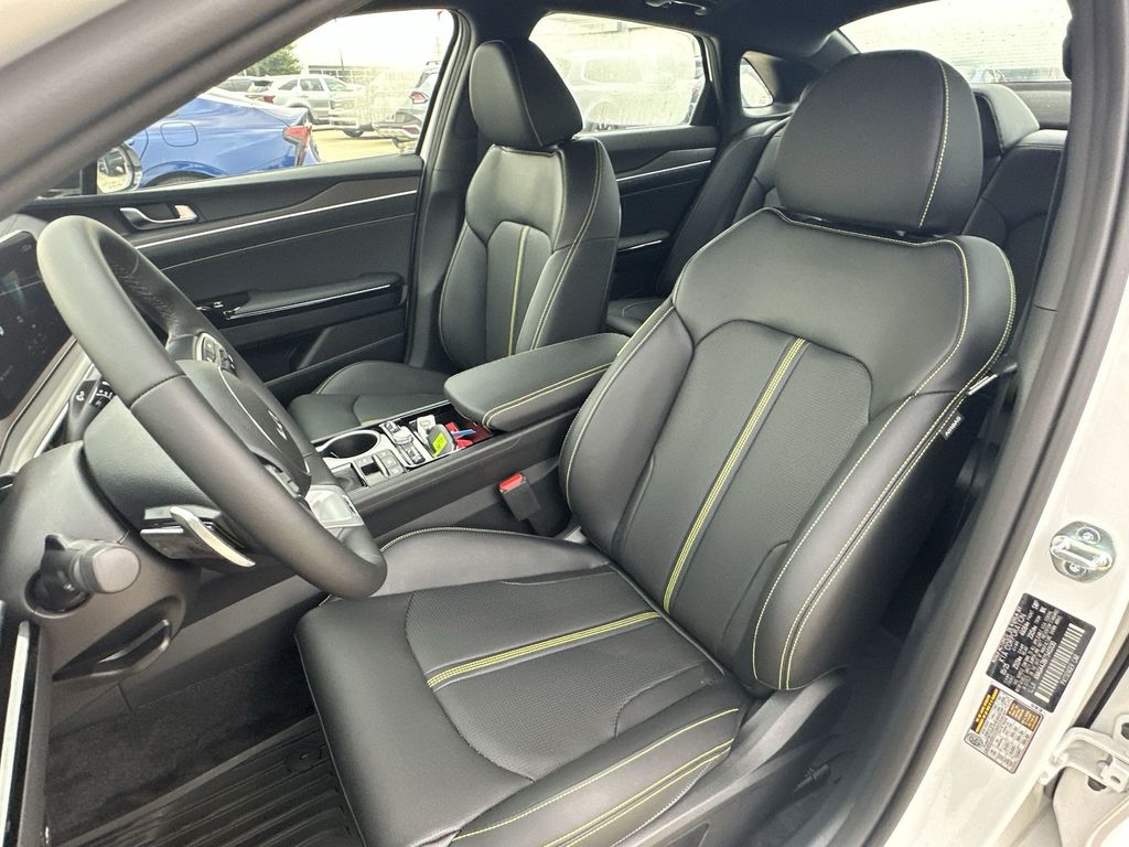 2026 Kia K5 GT - Photo 14