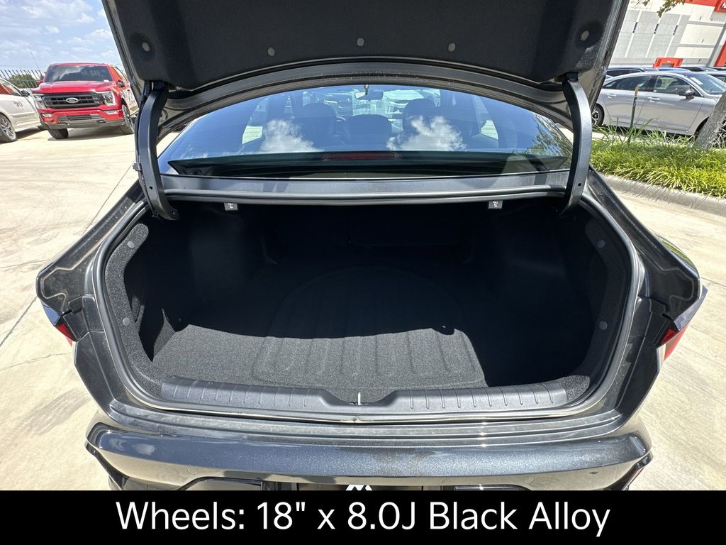 2025 Kia K4 GT-Line Turbo - Photo 24