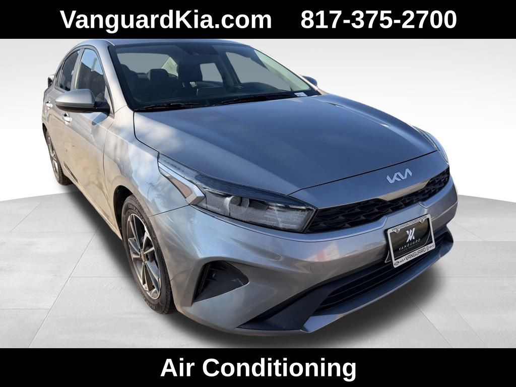 2022 Kia Forte LXS photo 4