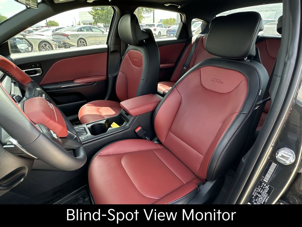 2025 Kia K4 GT-Line Turbo - Photo 15