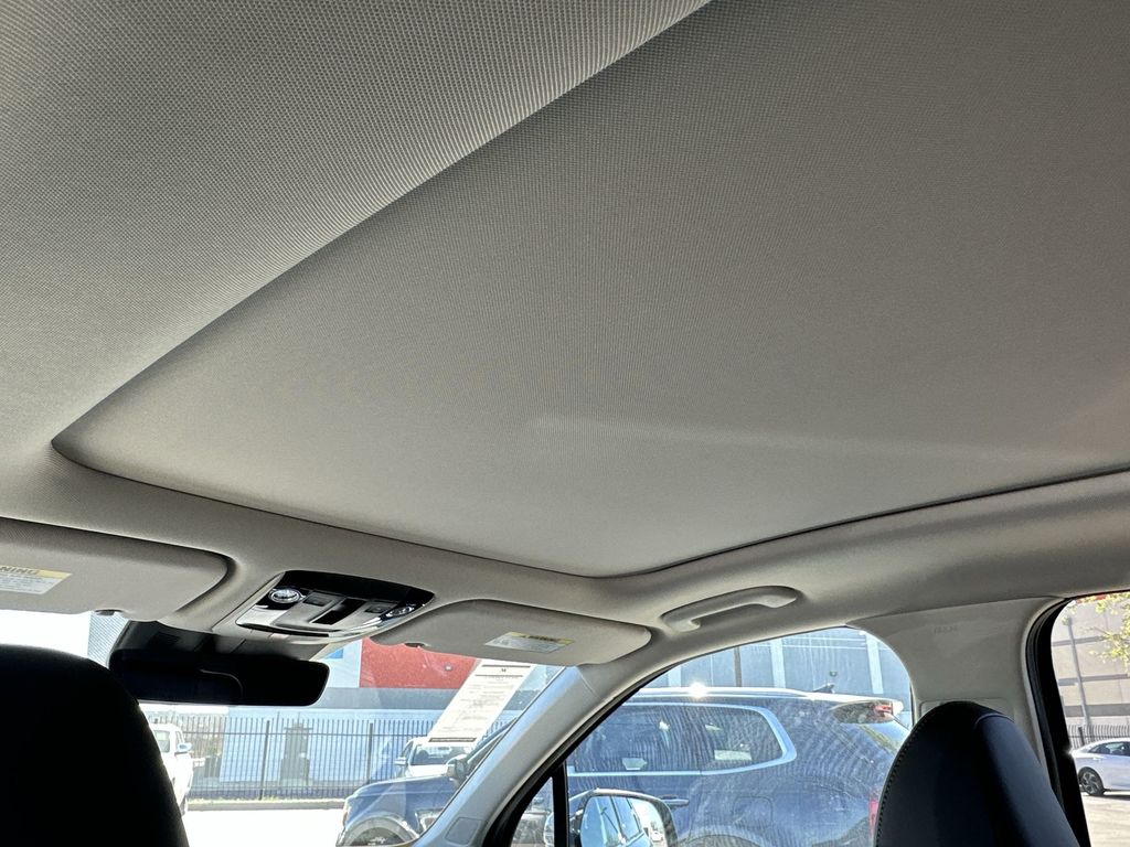 2025 Kia Sorento EX - Photo 17