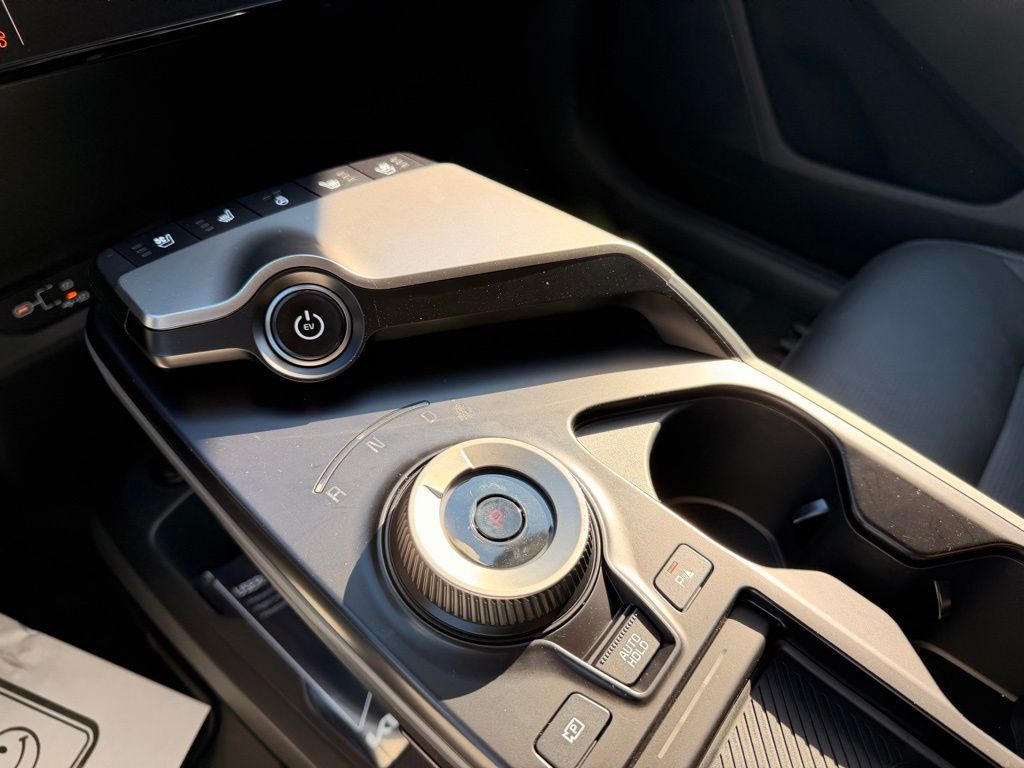 2025 Kia EV6 Wind - Photo 21