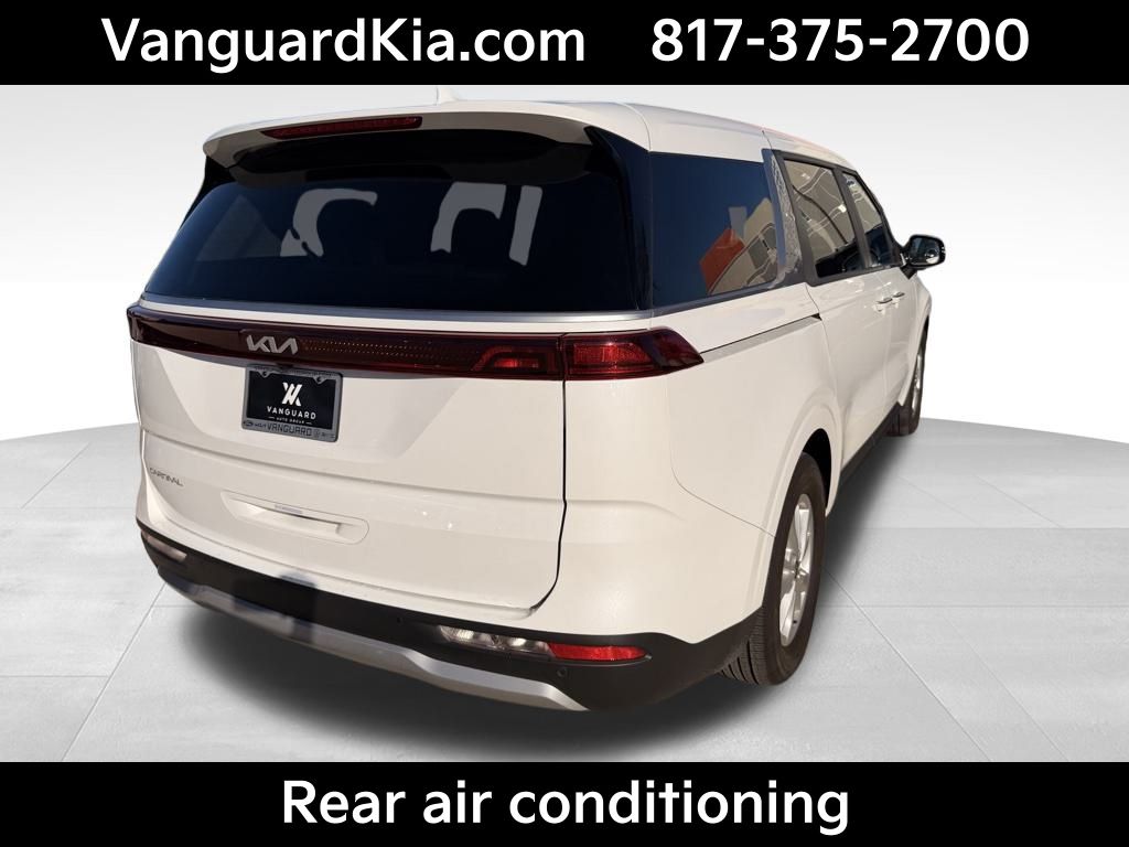 2024 Kia Carnival LX photo 2