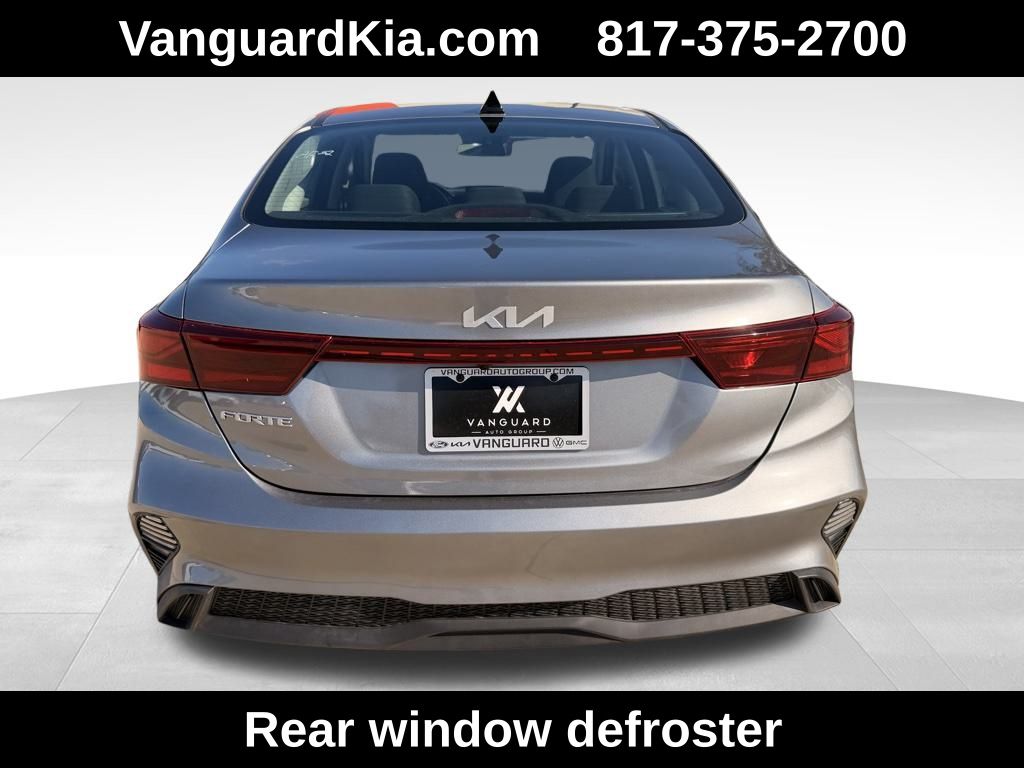 2022 Kia Forte LXS photo 3