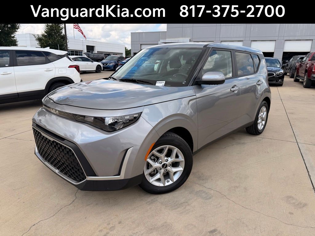 2025 Kia Soul 2.0L LX IVT's photo