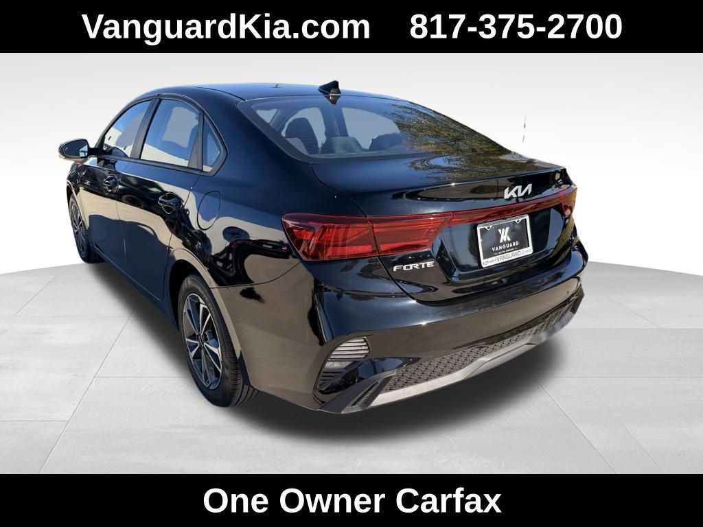 2023 Kia Forte LXS photo 2