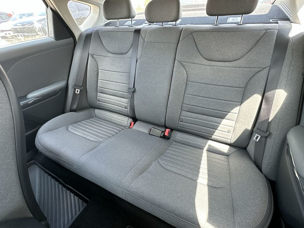 2025 Kia K4 EX - Photo 24