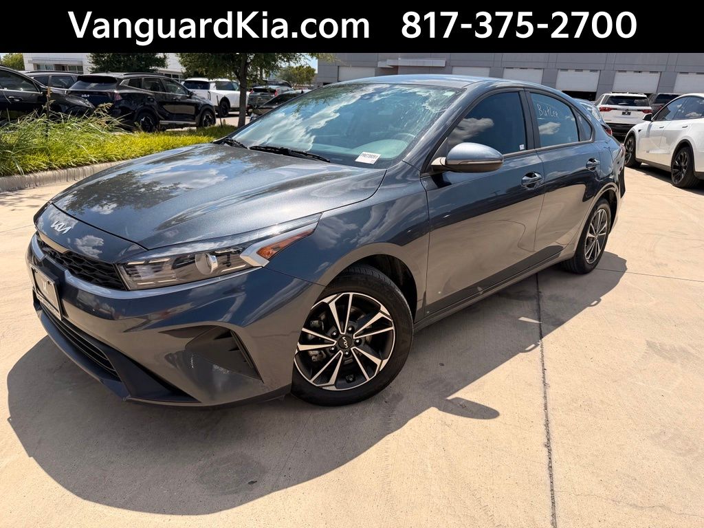 2024 Kia Forte LXS AT's photo
