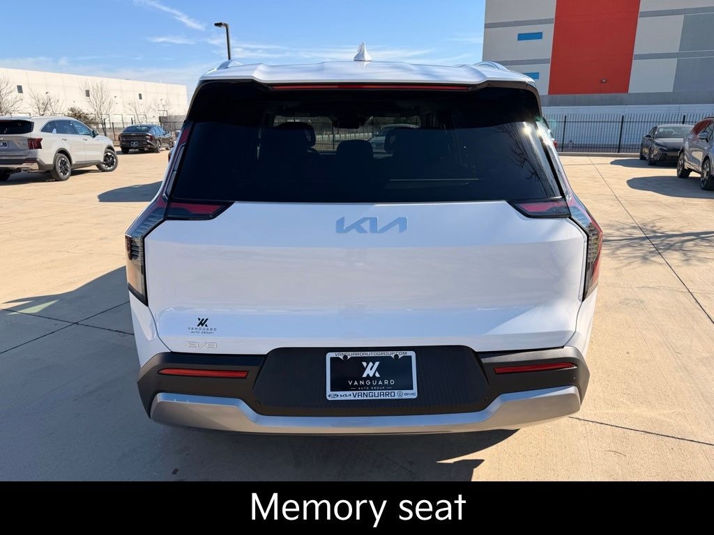New 2026 Kia EV9 Wind SUV