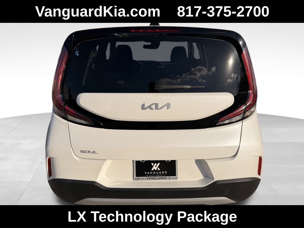 2023 Kia Soul LX photo 3