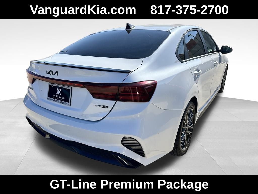 2024 Kia Forte GT-Line photo 4