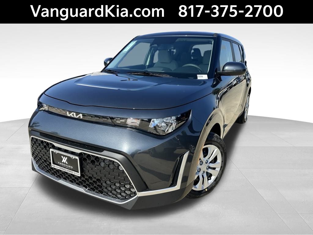 2025 Kia Soul LX's photo