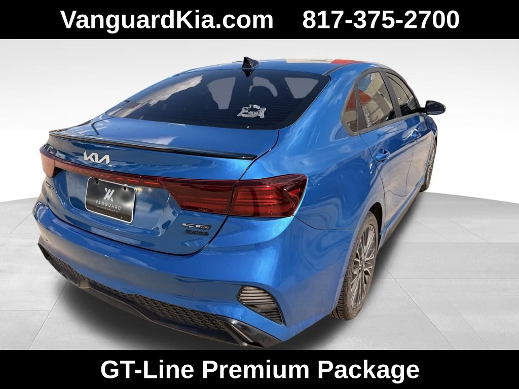 2022 Kia Forte GT-Line photo 4