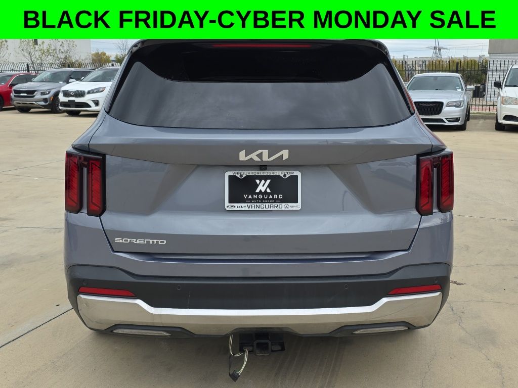 2024 Kia Sorento S photo 2