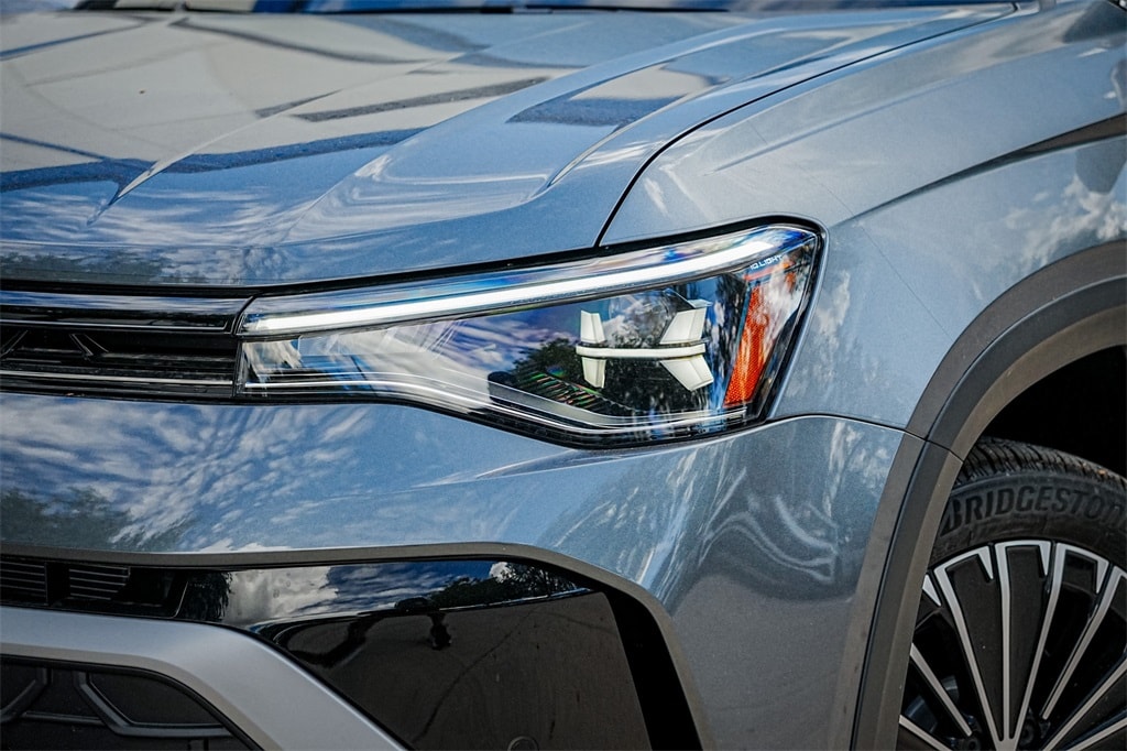 New 2025 Volkswagen Taos 1.5T SE SUV