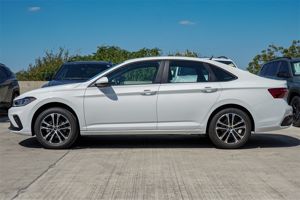 2026 Volkswagen Jetta 1.5T Sport photo 4