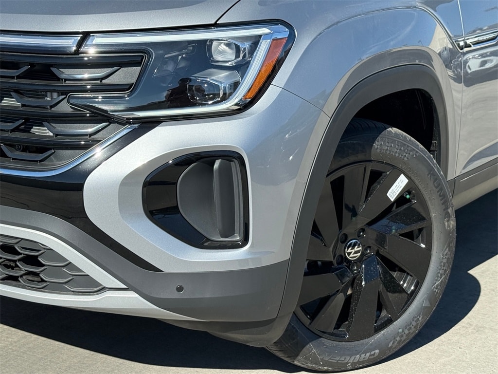 New 2026 Volkswagen Atlas Cross Sport 2.0T SE w/Technology SUV