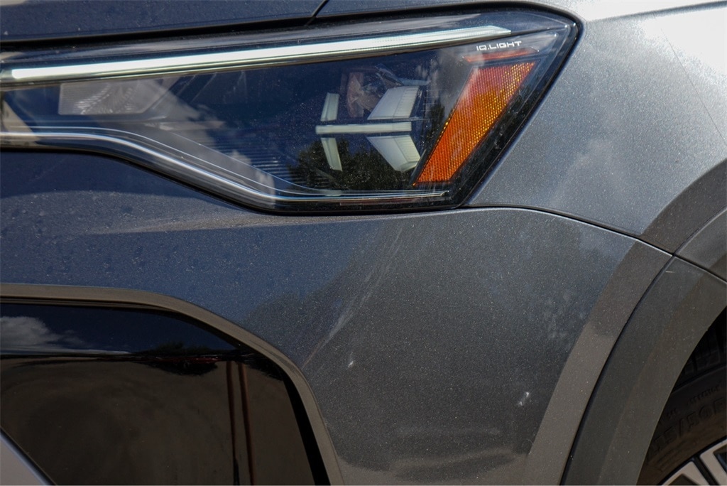 New 2025 Volkswagen Taos 1.5T SE SUV