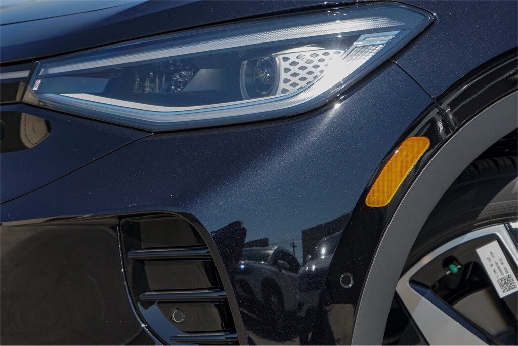 2025 Volkswagen ID.4 Pro S photo 3