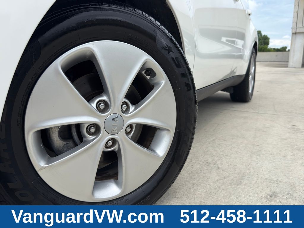 Used 2016 Kia Soul Base with VIN KNDJN2A29G7834626 for sale in Austin, TX