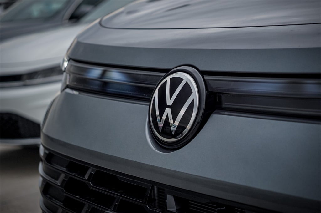 New 2026 Volkswagen Tiguan 2.0T SE SUV