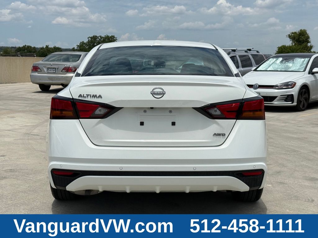 2025 Nissan Altima SV - Photo 10