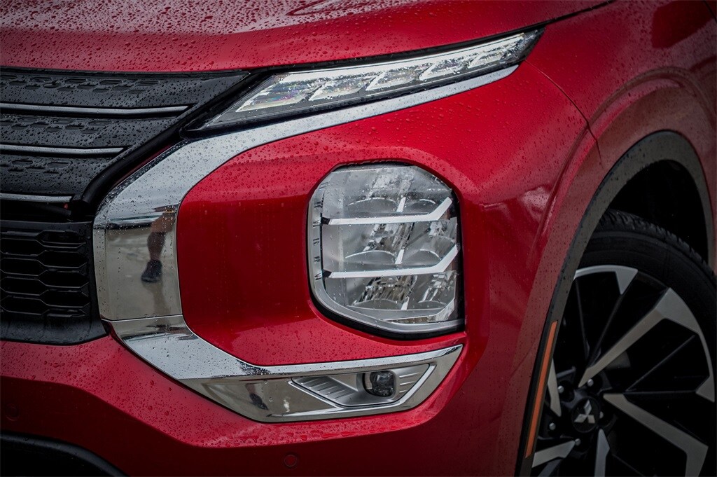 Used 2024 Mitsubishi Outlander SE SUV