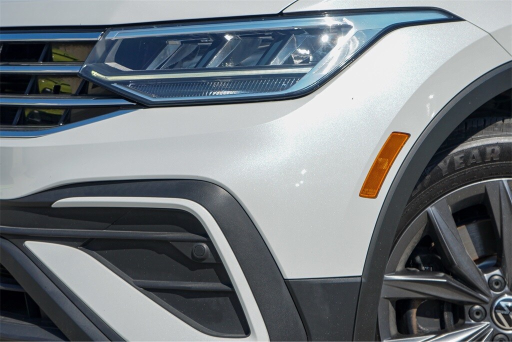 2023 Volkswagen Tiguan SE photo 3