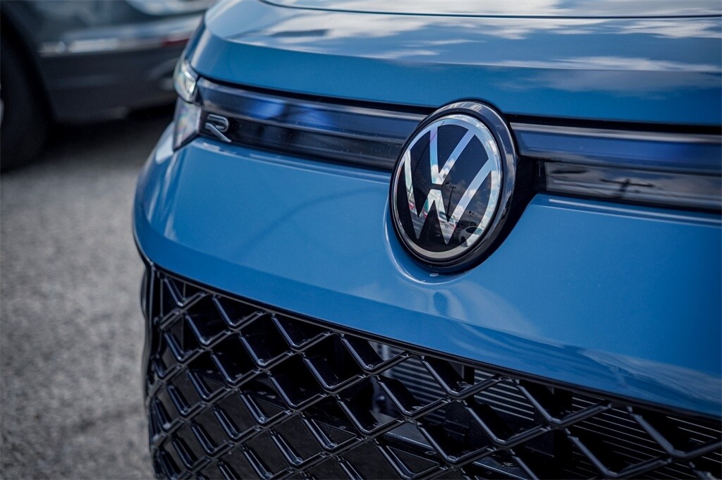 New 2026 Volkswagen Tiguan 2.0T SE R-Line Black SUV