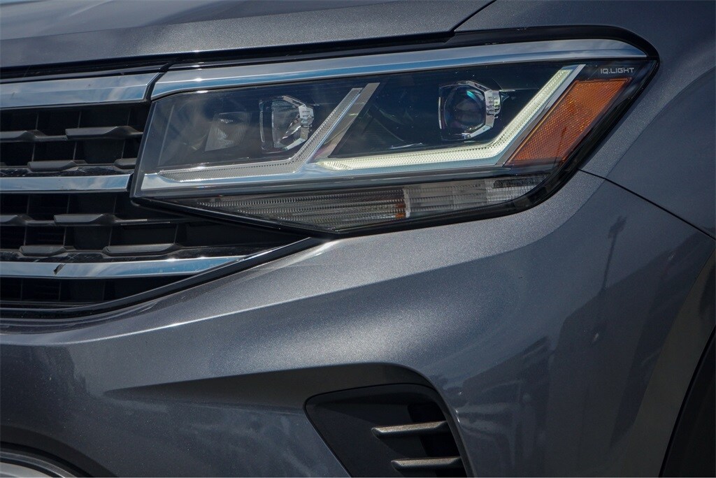 2020 Volkswagen Atlas Cross Sport SE Technology photo 3