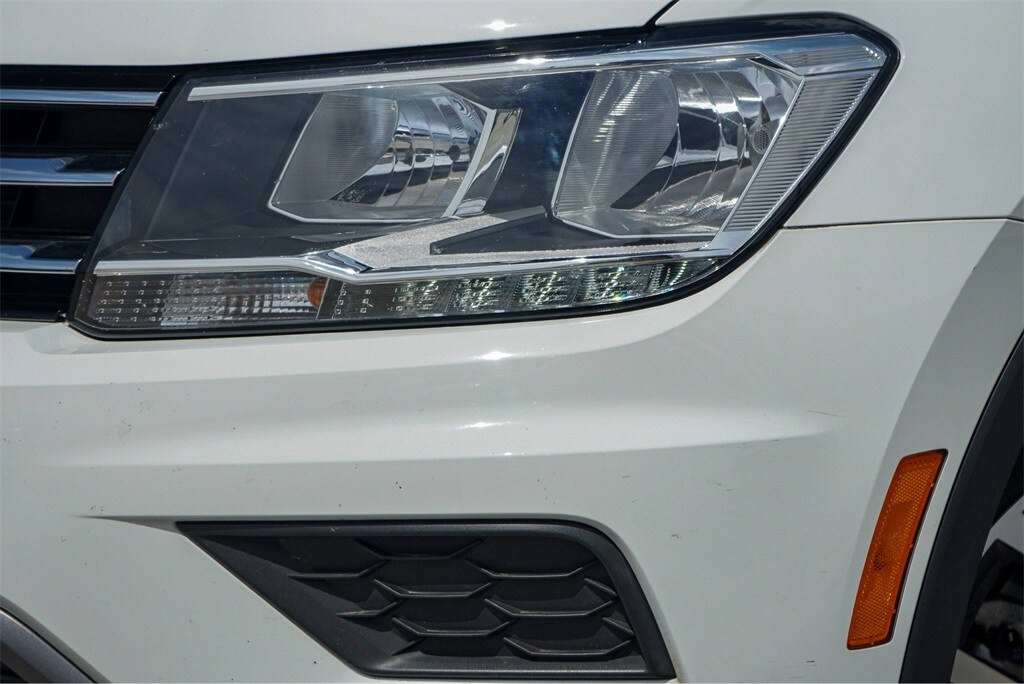2021 Volkswagen Tiguan S photo 2