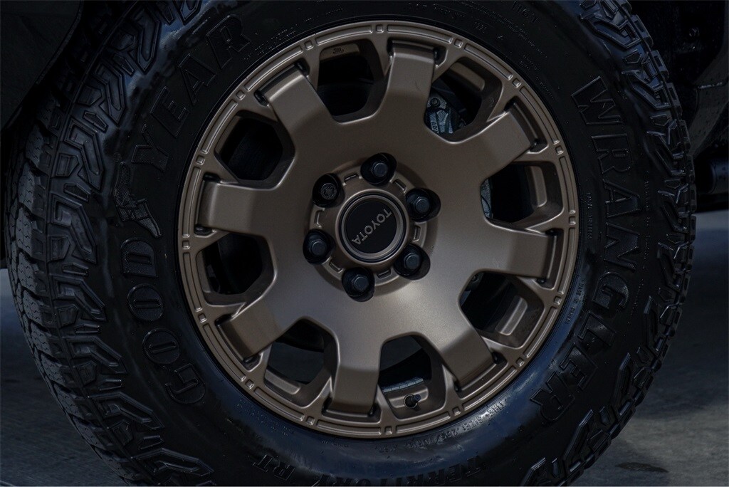 2025 Toyota Tacoma TRD Sport photo 2