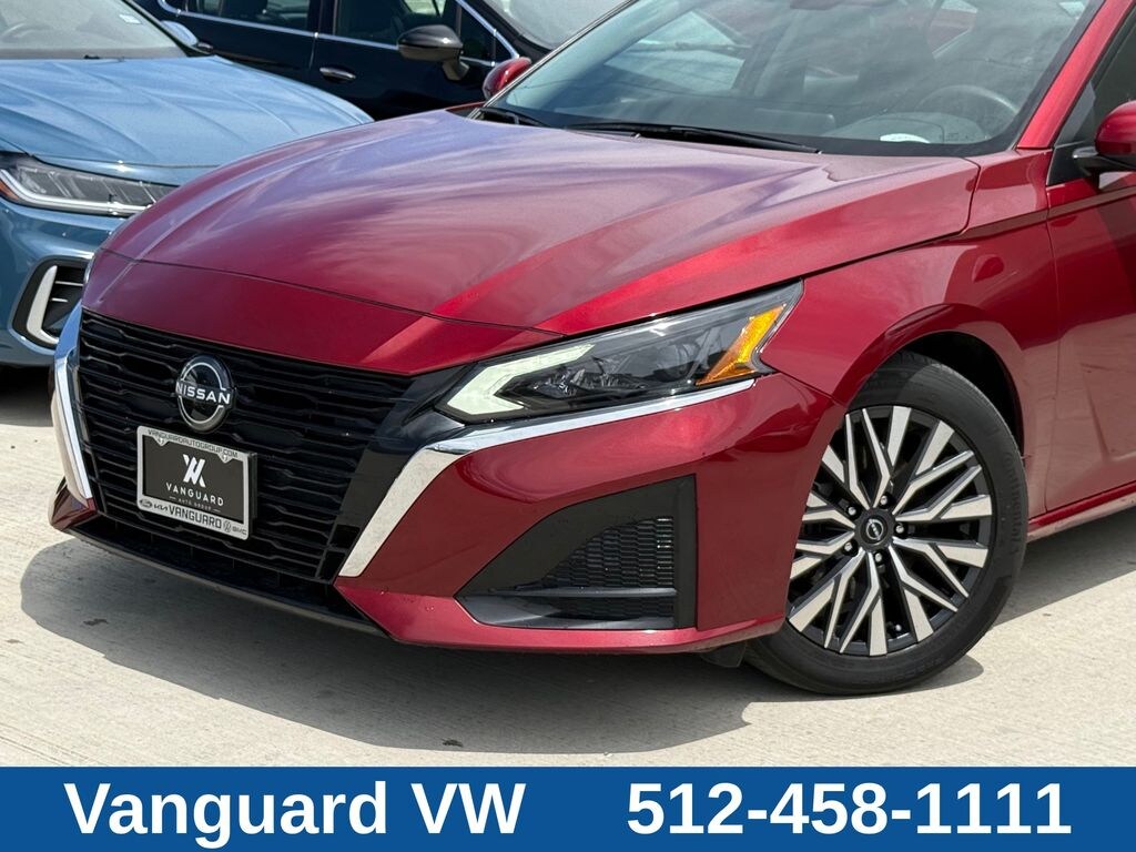 Used 2023 Nissan Altima 2.5 SV Sedan