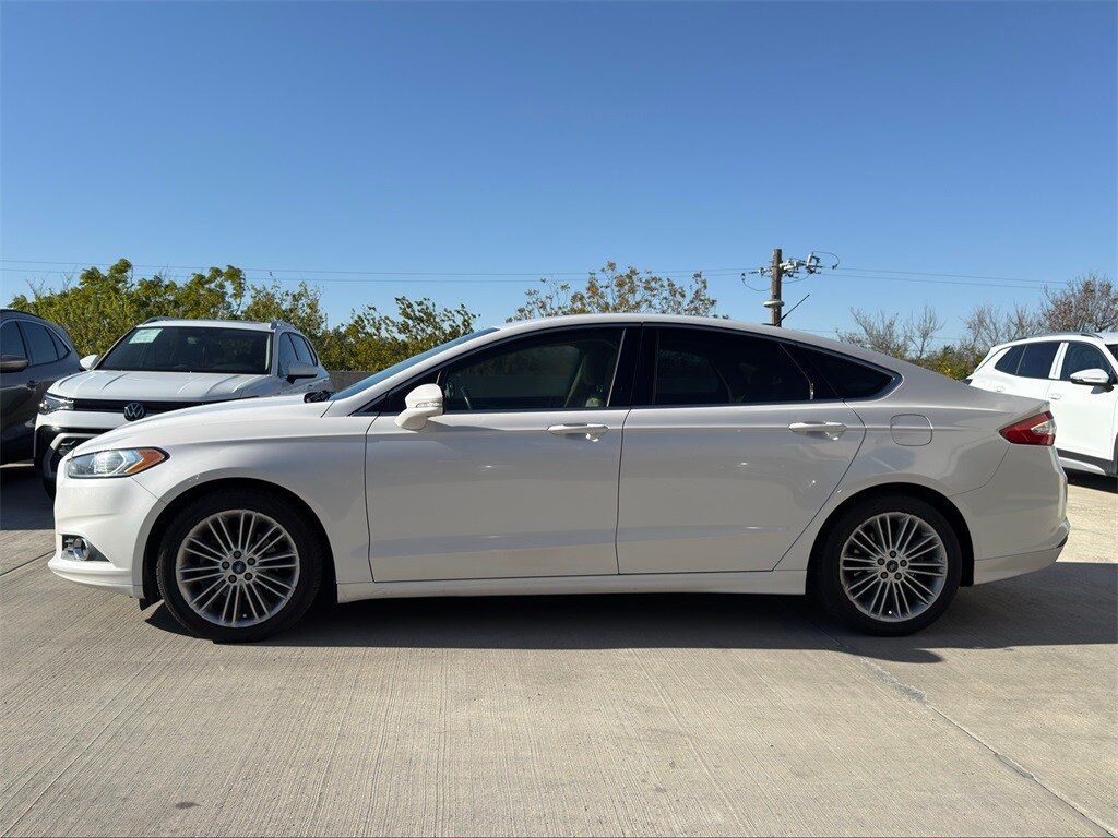 Used 2014 Ford Fusion SE Sedan