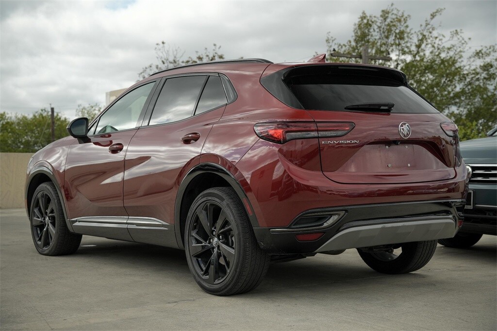 2022 Buick Envision Essence photo 3