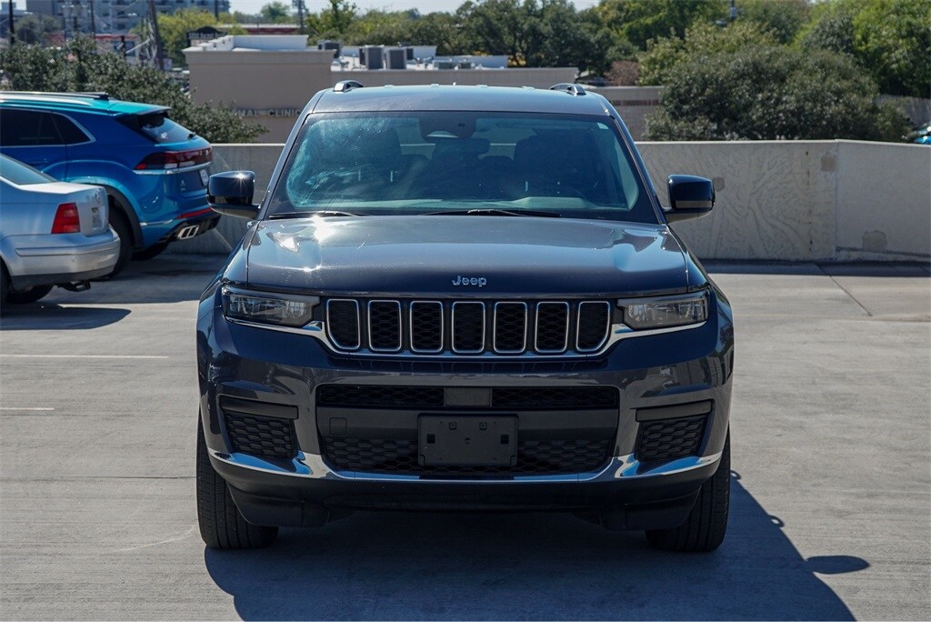2023 Jeep Grand Cherokee Laredo photo 4