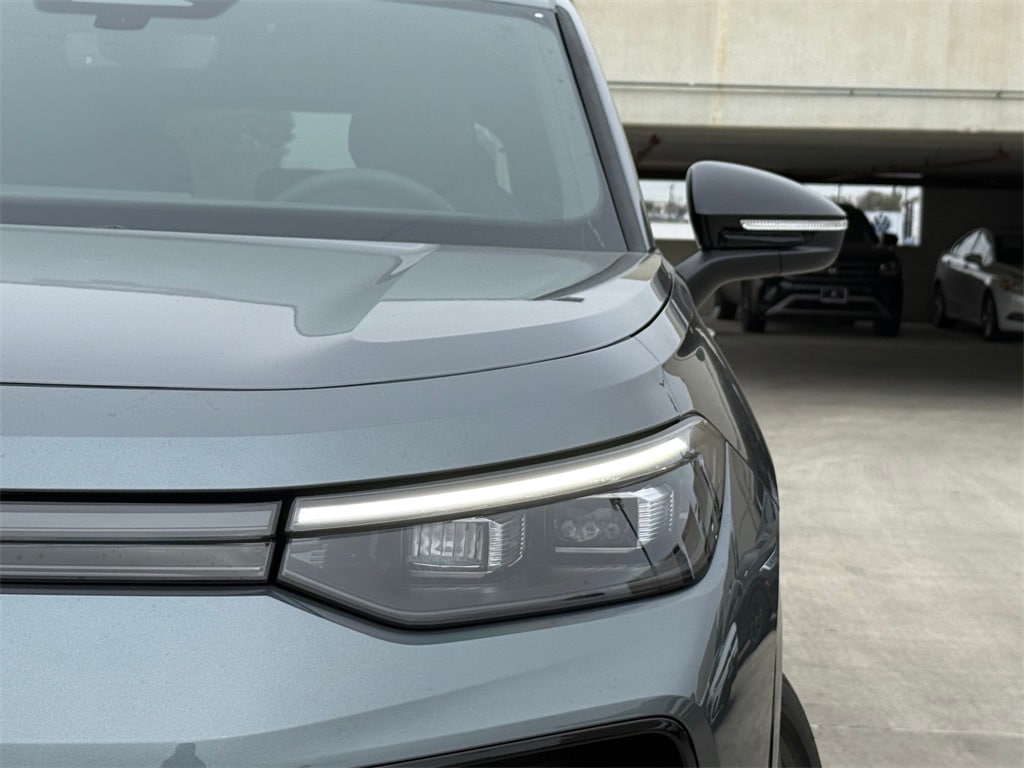 New 2026 Volkswagen Tiguan 2.0T SE R-Line Black SUV