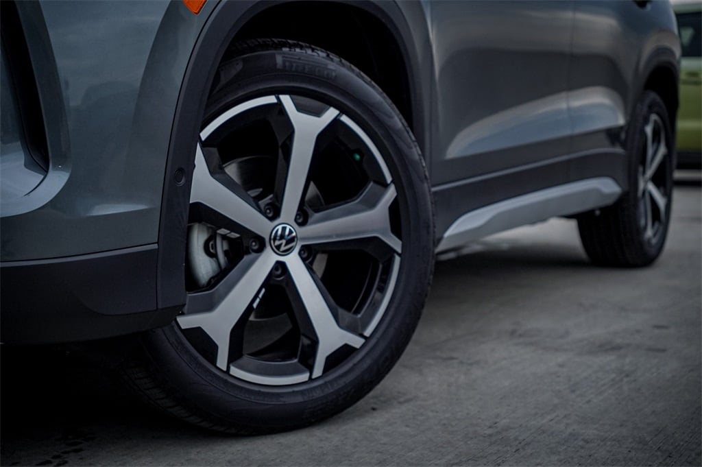 New 2026 Volkswagen Tiguan 2.0T SE SUV