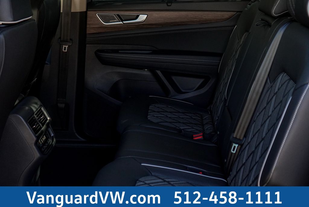 2025 Volkswagen Atlas SEL Premium R-Line - Photo 44