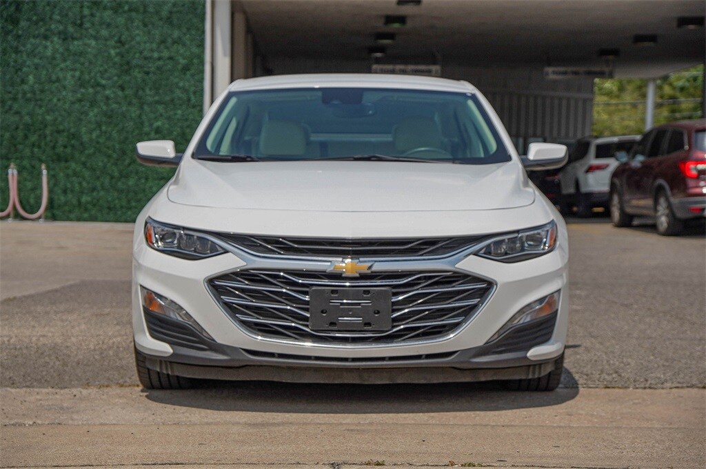 2024 Chevrolet Malibu Premier 2LT photo 4