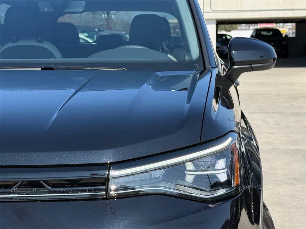 New 2026 Volkswagen Taos 1.5T SE SUV