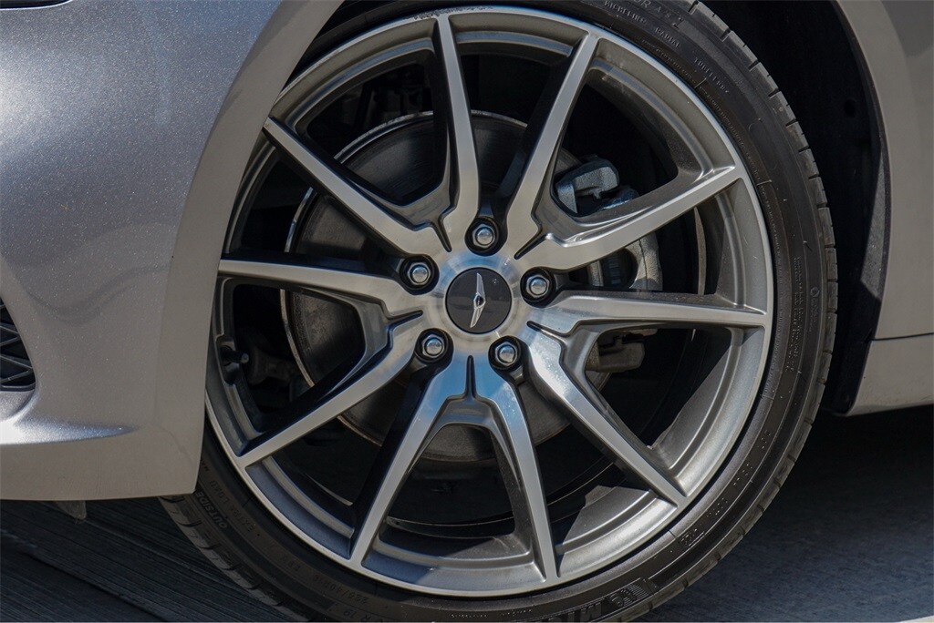 2023 Genesis G70 2.0T photo 2